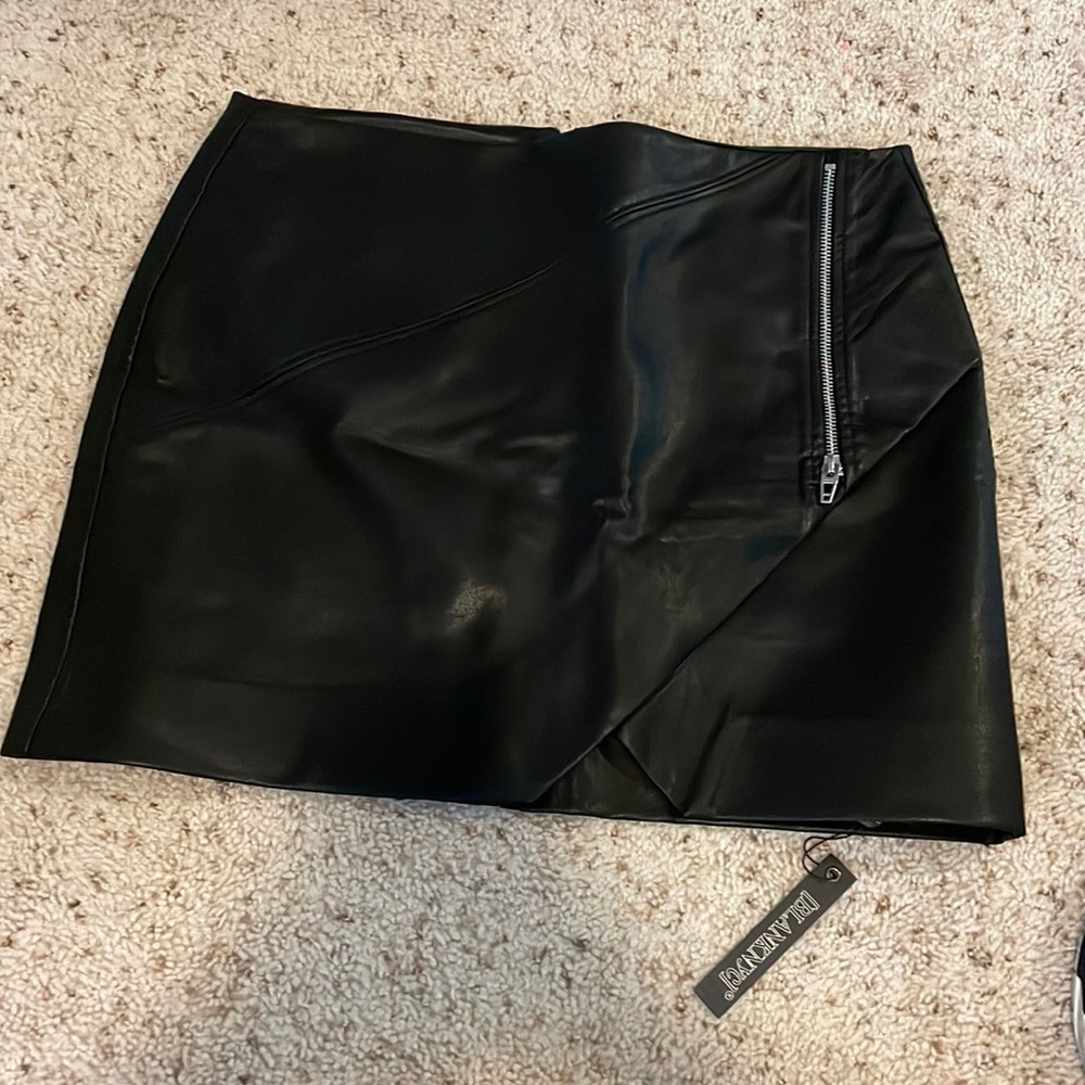 South moon under black leather skirt NWT